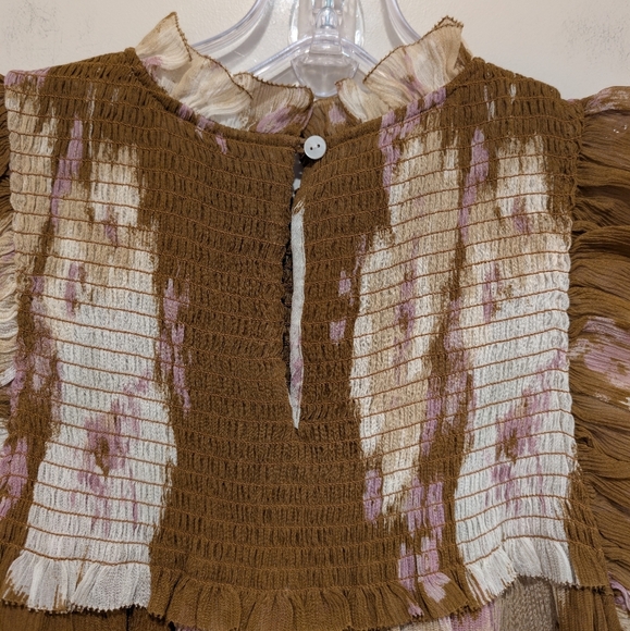 100% Silk Unsubscribed Smocked Chiffon Floral Tan Tank Top Size 2 - Picture 5 of 6